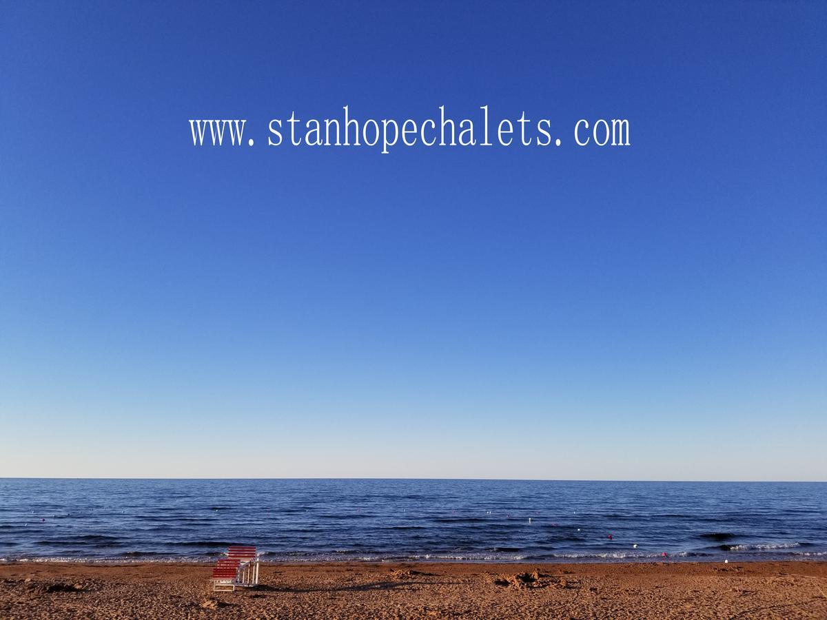 Merry Stanhope Chalets Hotel Exterior foto